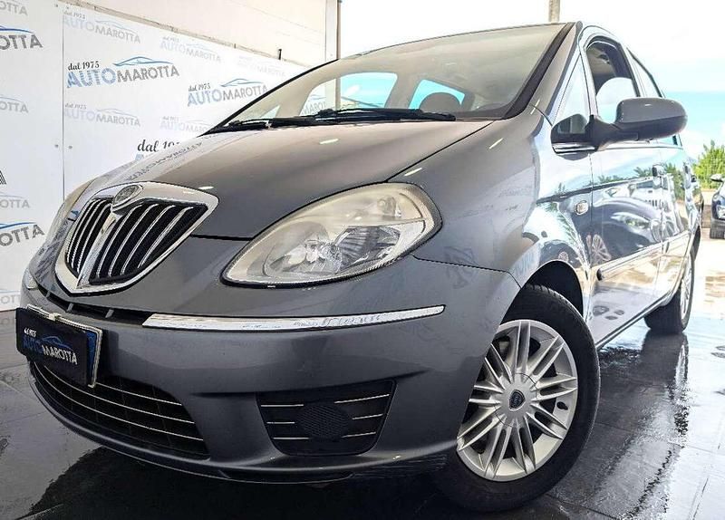 Usata Lancia Musa 90 CV (66 kW) 2010 Grigio Monovolume