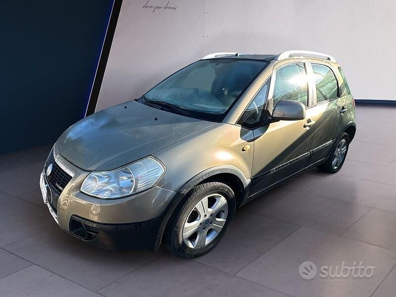Usata Fiat Sedici Dynamic 120 CV (88 kW) 2007 Marrone SUV