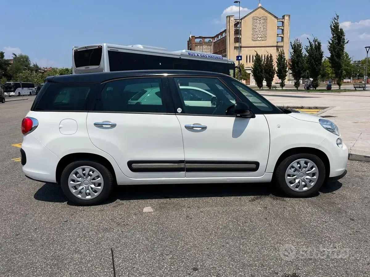 Usata Fiat 500L Living 84 CV (61 kW) 2014 Bianco Monovolume