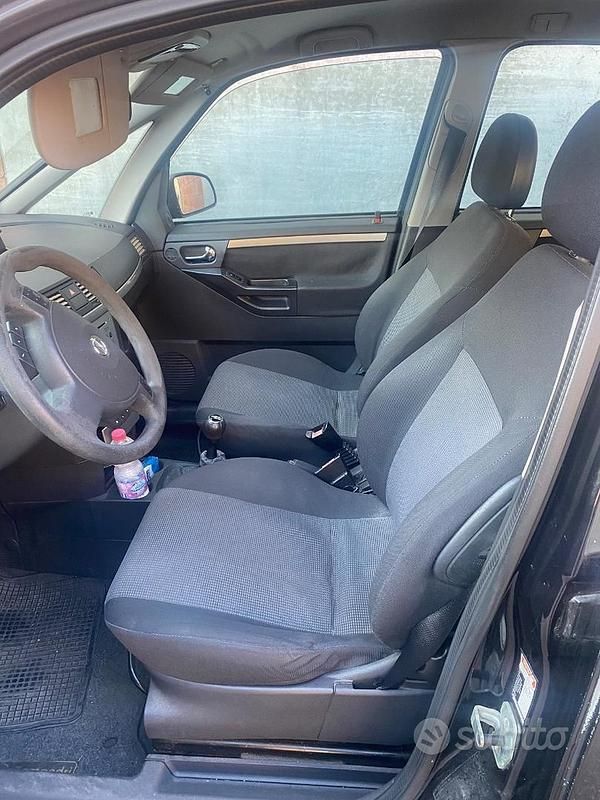 Usata Opel Meriva 101 CV (74 kW) 2005 Nero Monovolume