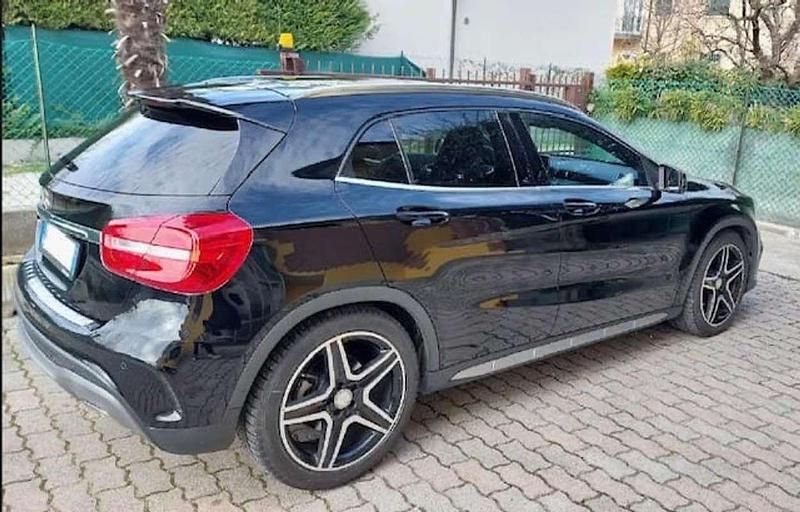 Usata Mercedes GLA200 136 CV (100 kW) 2016 Nero SUV