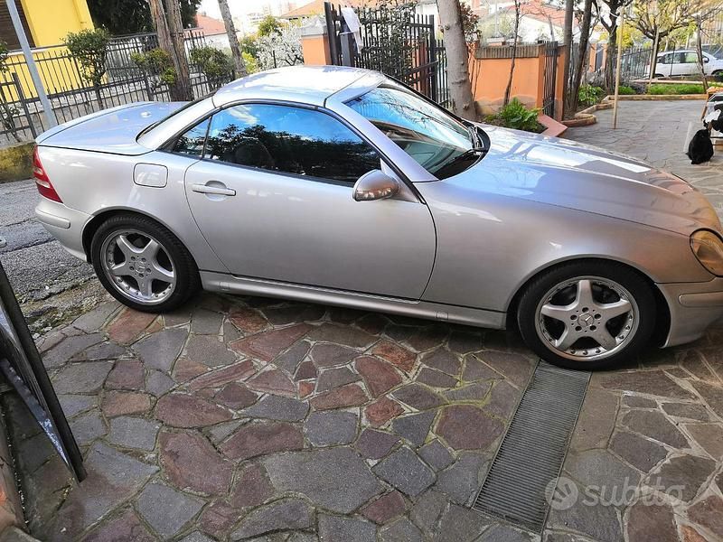 Usado Mercedes SLK320 218 CV (160 kW) 2000 Gris Descapotable