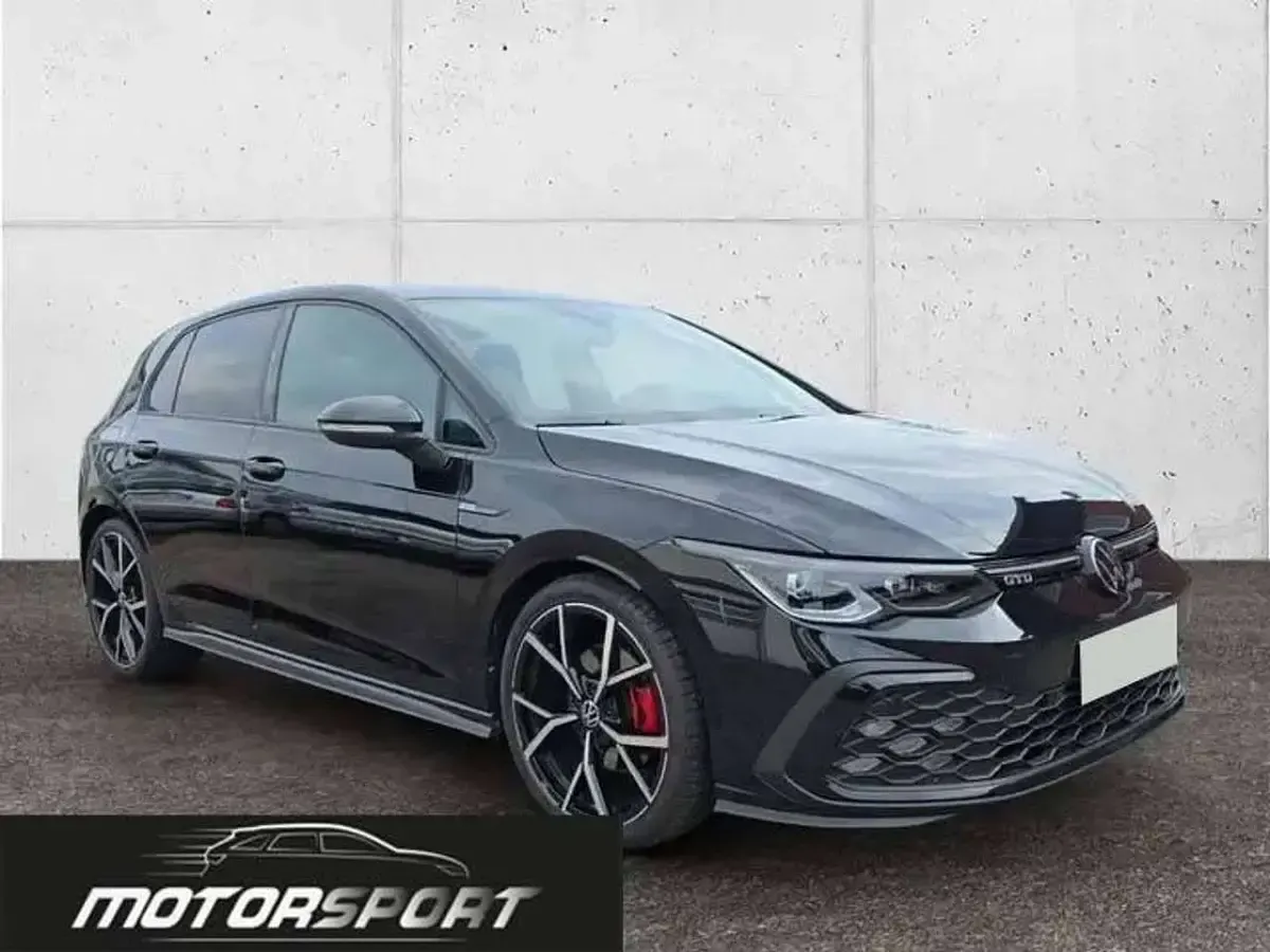Usata VW Golf VIII Pro 200 CV (147 kW) 2024 Deep black perla Berlina