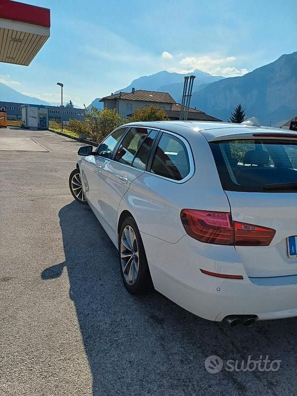 Usata BMW 520 Luxury Line 190 CV (139 kW) 2015 Bianco Station wagon