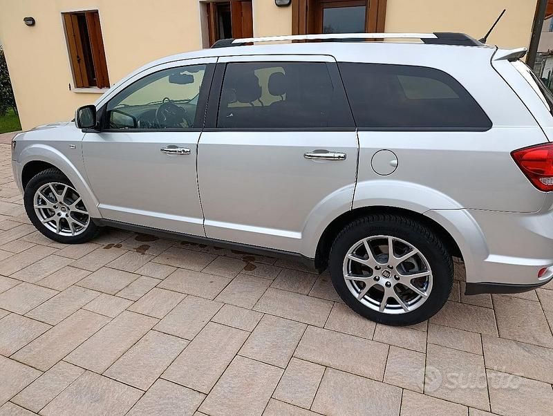 Usata Fiat Freemont 170 CV (125 kW) 2014 Grigio SUV
