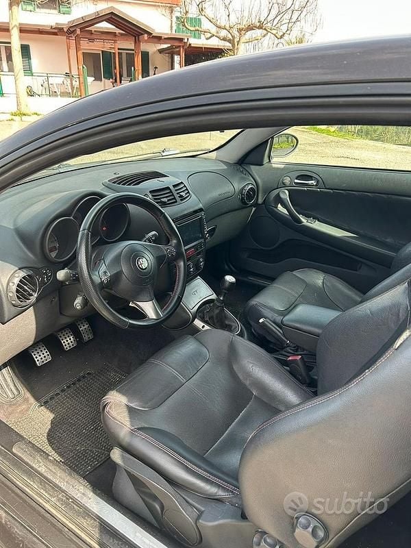 Usata Alfa Romeo GT 150 CV (110 kW) 2006 Coupé