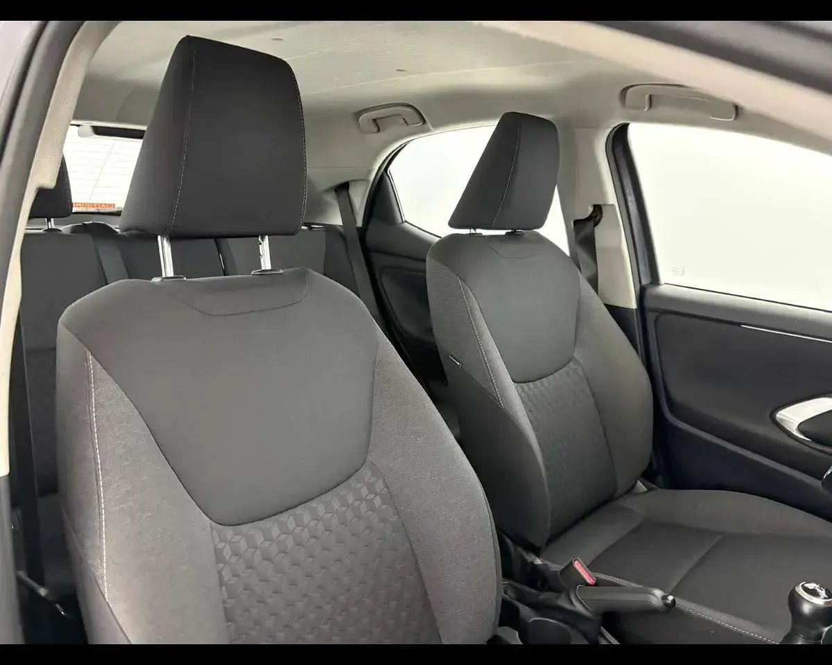 Usata Toyota Yaris Active 72 CV (52 kW) 2022 Dark grey met Utilitaria