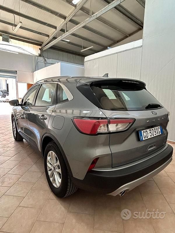 Usata Ford Kuga Titanium 120 CV (88 kW) 2020 Grigio SUV
