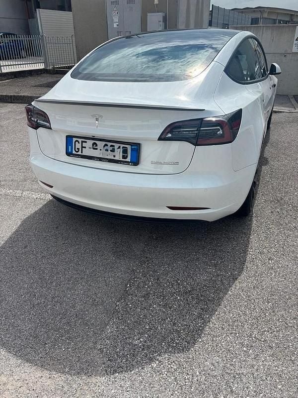 Usata Tesla Model 3 239 kW (325 CV) 2021 Bianco Berlina