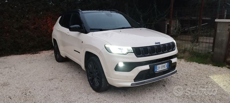 Usata Jeep Compass 240 CV (176 kW) 2022 Bianco SUV
