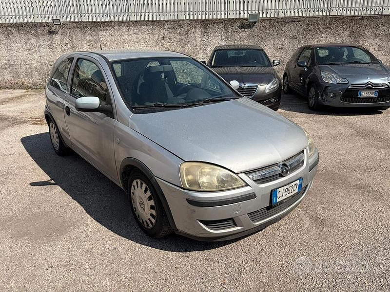 Usata Opel Corsa Club 60 CV (44 kW) 2004 Grigio Utilitaria