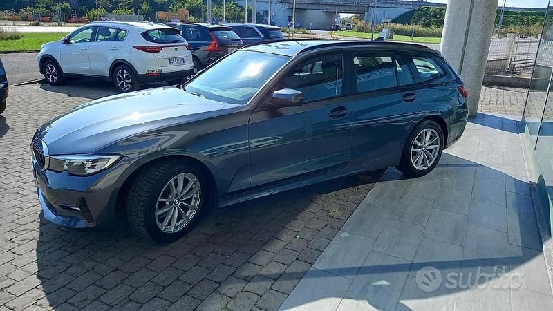 Usata BMW 320 Advantage 190 CV (139 kW) 2020 Grigio Station wagon