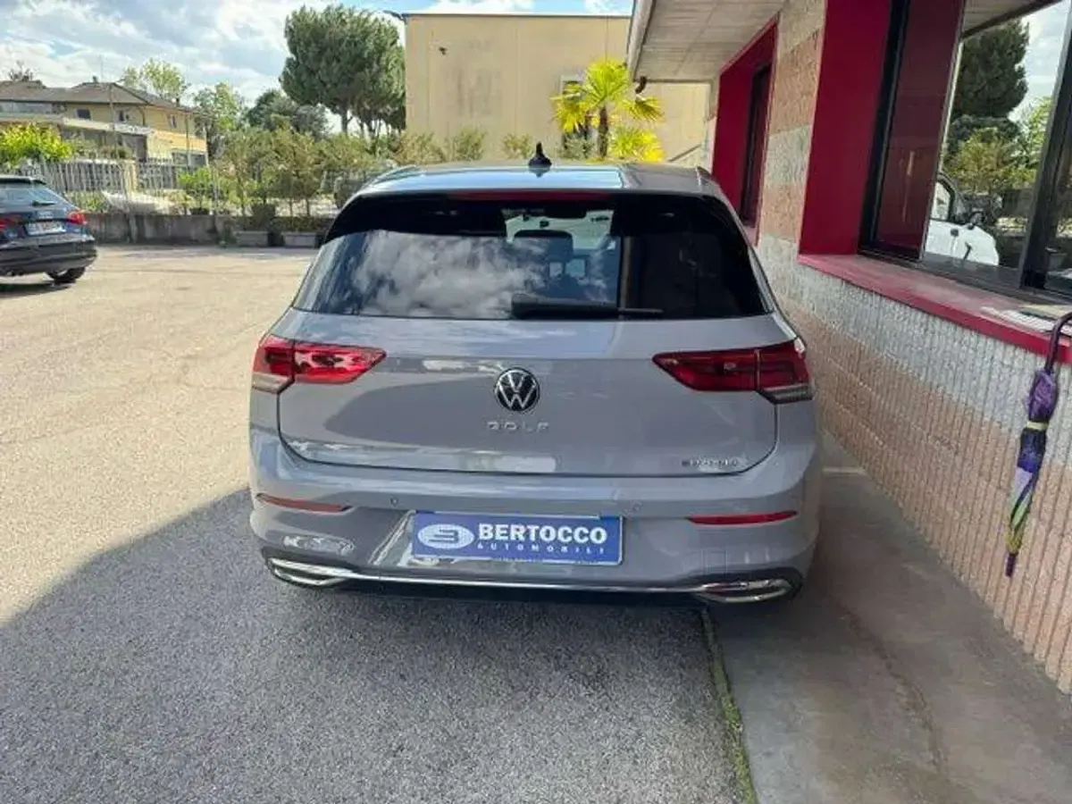 Usata VW Golf VIII Style 150 CV (110 kW) 2021 Grigio Berlina