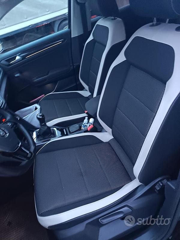 Usata VW T-Roc 115 CV (84 kW) 2020 Nero SUV