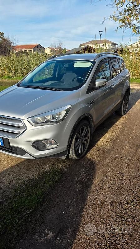 Usata Ford Kuga Business Edition 120 CV (88 kW) 2017 Grigio SUV