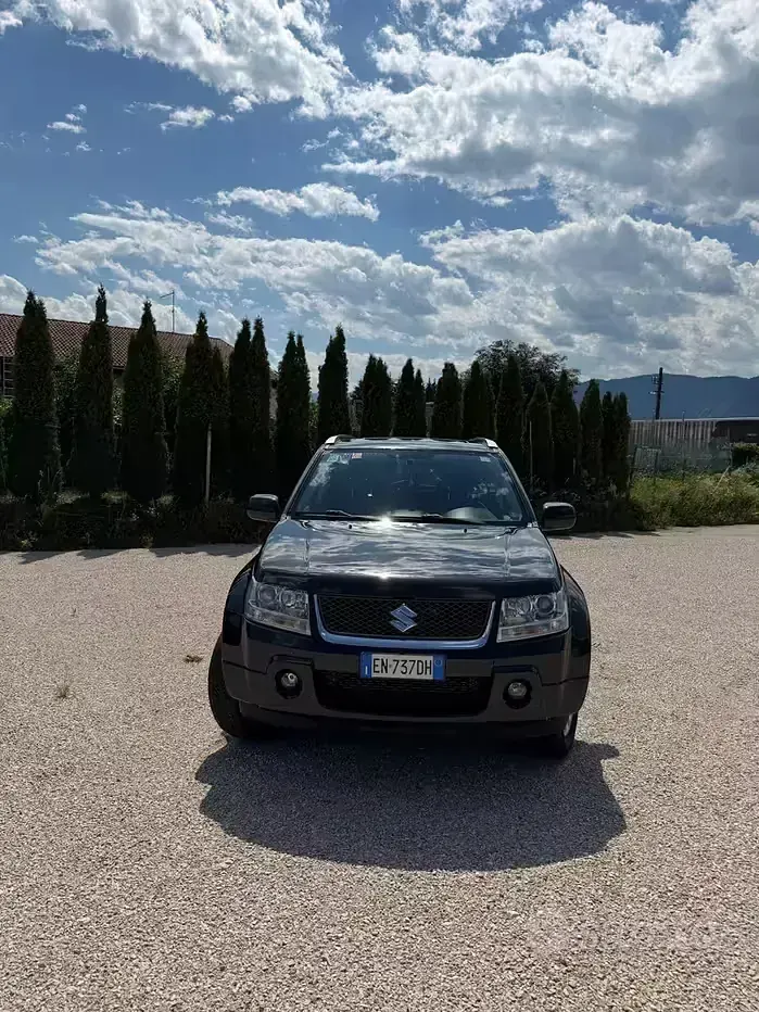 Usata Suzuki Grand Vitara 129 CV (94 kW) 2013 Nero SUV