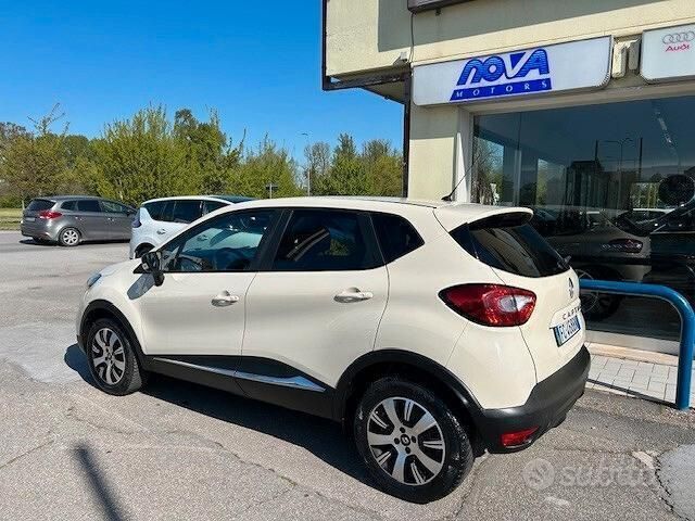 Usata Renault Captur Life 90 CV (66 kW) 2016 Bianco SUV