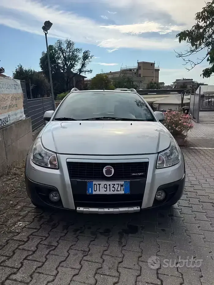 Usata Fiat Sedici 120 CV (88 kW) 2009 Grigio SUV