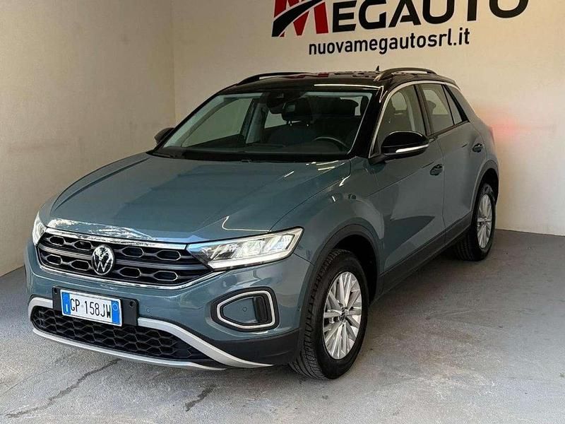 Usata VW T-Roc Life 116 CV (85 kW) 2023 Blu SUV