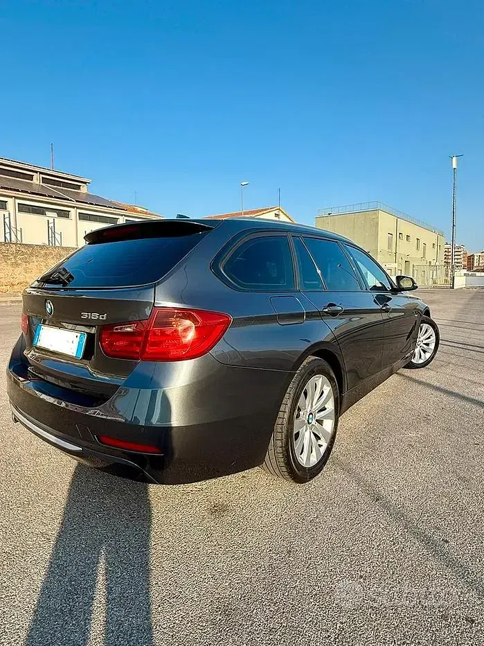 Usata BMW 318 Comfort Edition 143 CV (105 kW) 2014 Grigio Station wagon