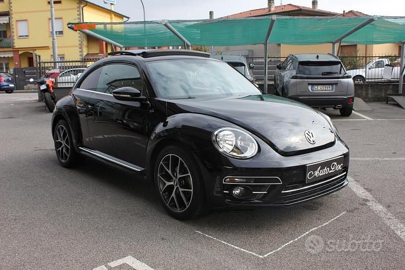 Usata VW Beetle Design 105 CV (77 kW) 2017 Nero Utilitaria