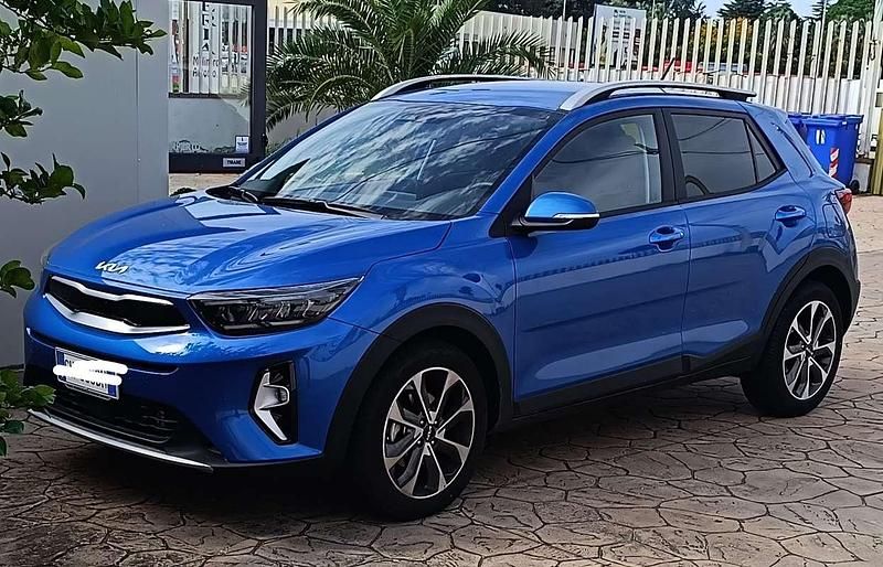 Usata Kia Stonic 101 CV (74 kW) 2024 Blu/azzurro SUV