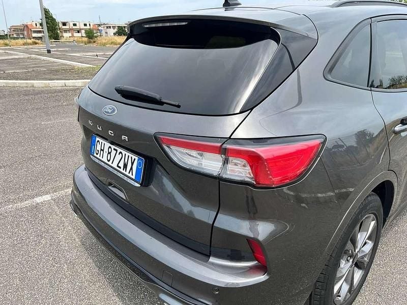 Usata Ford Kuga ST-Line 120 CV (88 kW) 2022 Grigio SUV