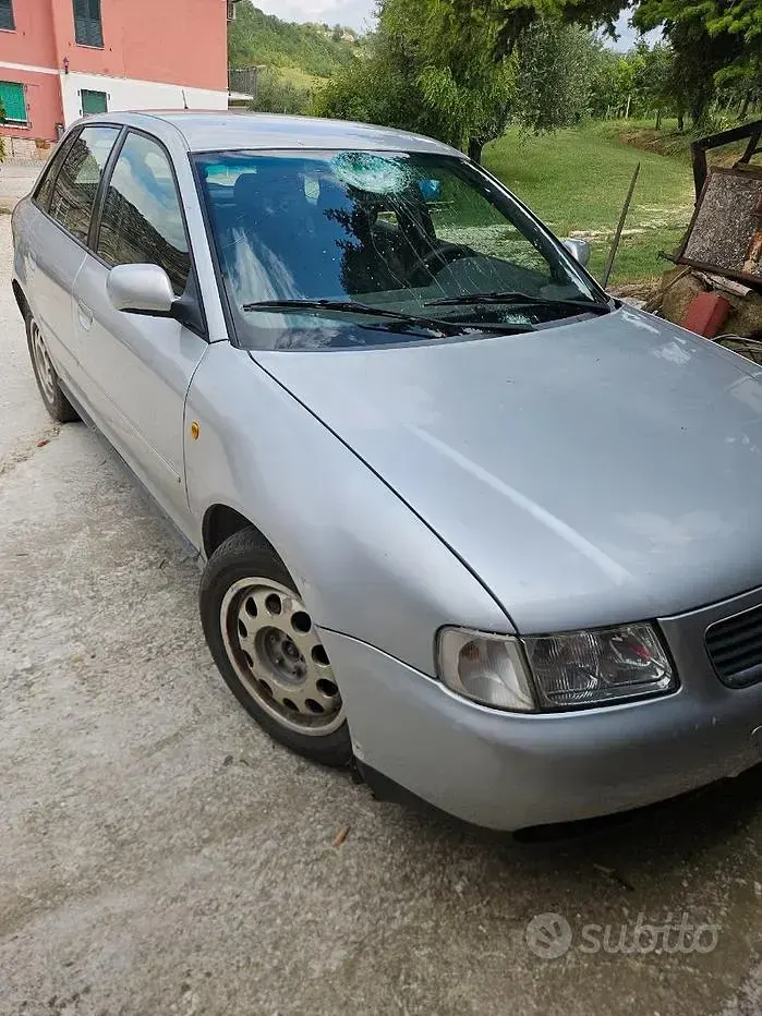 Usata Audi A3 110 CV (80 kW) 2000 Grigio Utilitaria