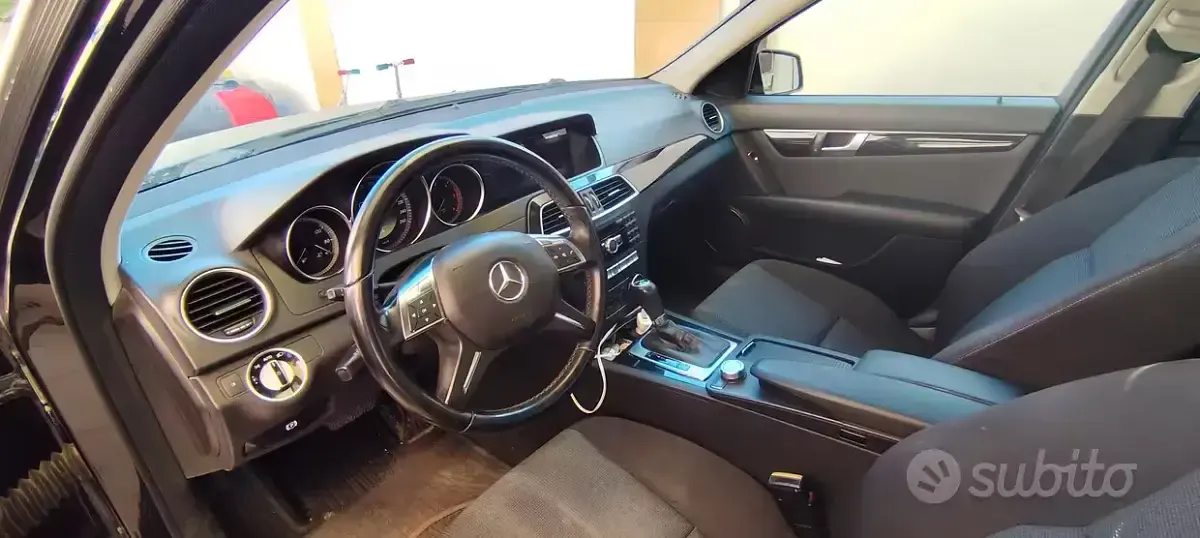 Usata Mercedes C200 136 CV (100 kW) 2011 Nero Berlina