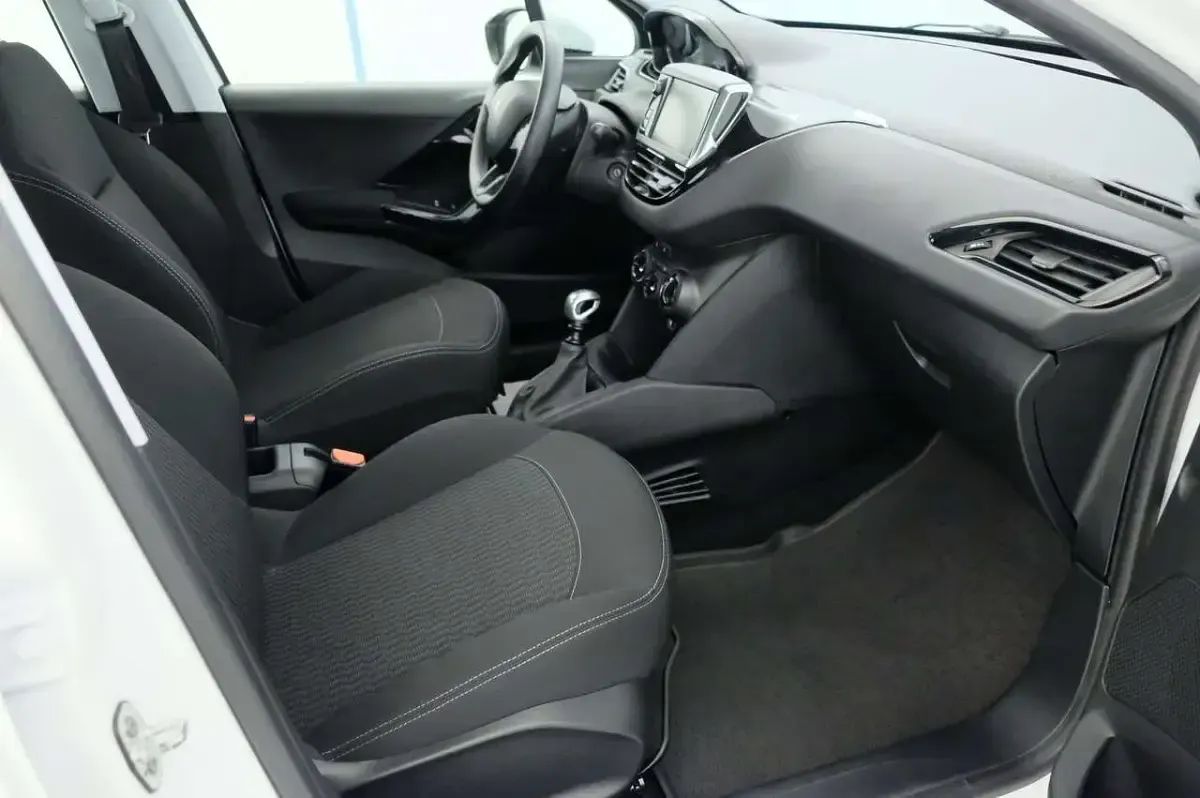 Usata Peugeot 208 Active 75 CV (55 kW) 2019 Bianco Utilitaria
