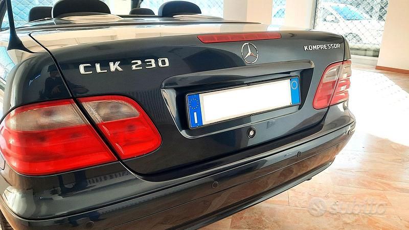 Usado Mercedes CLK230 Avantgarde 197 CV (144 kW) 2001 Negro Descapotable