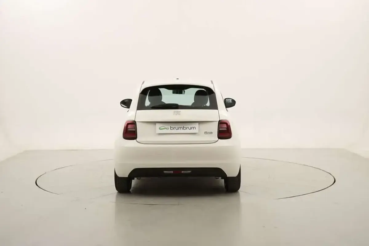 Usata Fiat 500e Action 42 kW (58 CV) 2021 Bianco Utilitaria