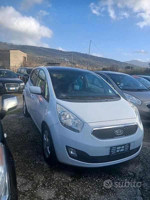 Usata Kia Venga 90 CV (66 kW) 2012 Bianco Utilitaria