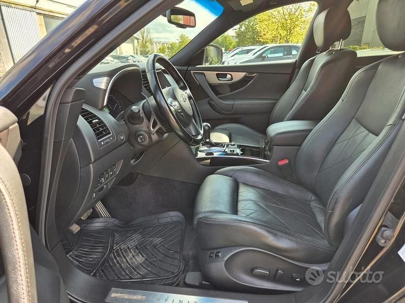 Nero Usata 2014 Infiniti QX70 Premium SUV | 18.000 € - Immagine 1/4