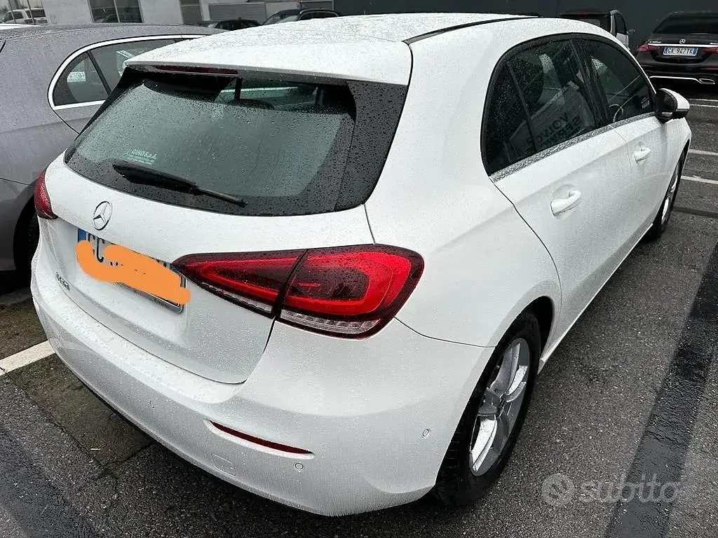 Occasion Mercedes A180 Business 136 ch (100 kW) 2020 Blanc Berline