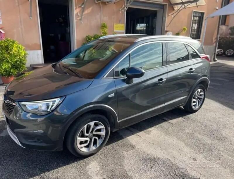 Usata Opel Crossland 110 CV (80 kW) 2018 Nero SUV
