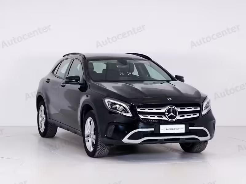 Usata Mercedes GLA200 Premium 136 CV (100 kW) 2019 Nero SUV