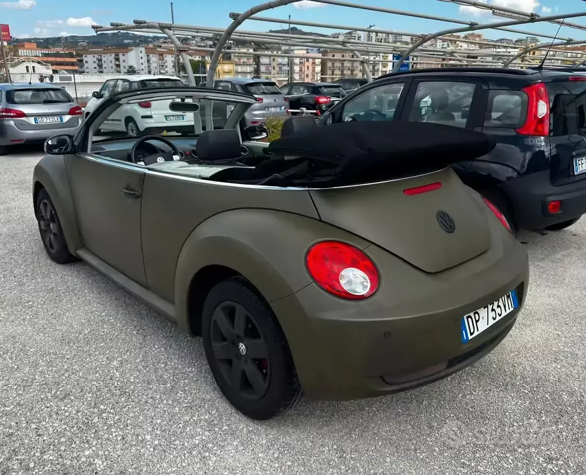 Usata VW New Beetle 105 CV (77 kW) 2008 Verde Utilitaria