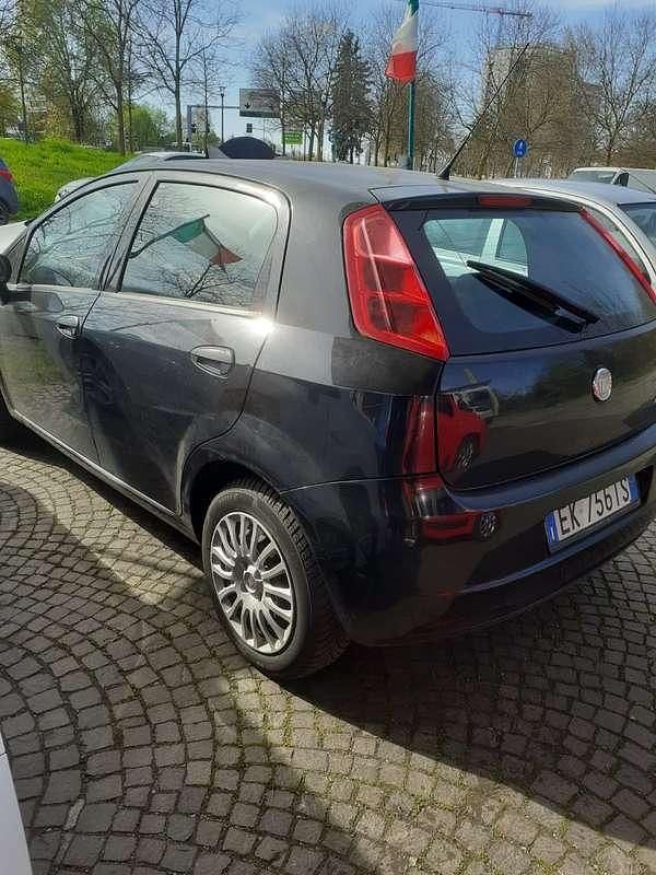 Usata Fiat Punto 63 CV (46 kW) 2011 Nero Utilitaria