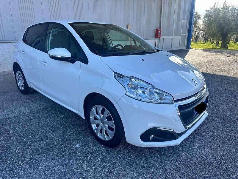 Usata Peugeot 208 Active 102 CV (75 kW) 2019 Bianco Utilitaria