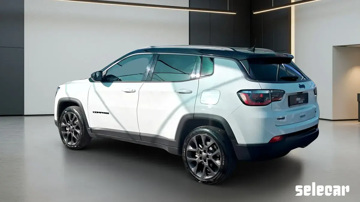 Usata Jeep Compass 179 CV (131 kW) 2021 Bianco / tetto nero SUV