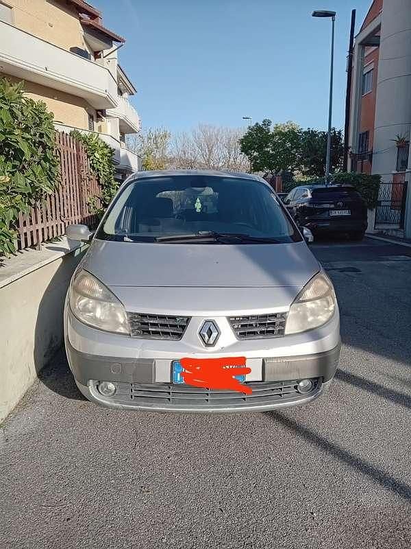 Usata Renault Scénic II Dynamique 120 CV (88 kW) 2005 Argento Monovolume