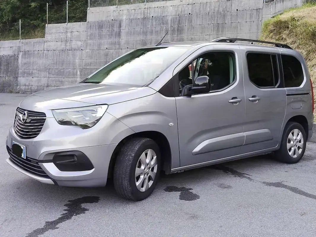 Usata Opel Combo Elegance 131 CV (96 kW) 2022 Grigio Monovolume