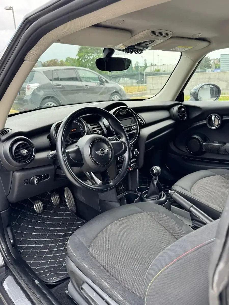 Usata Mini ONE 102 CV (75 kW) 2017 Nero Utilitaria