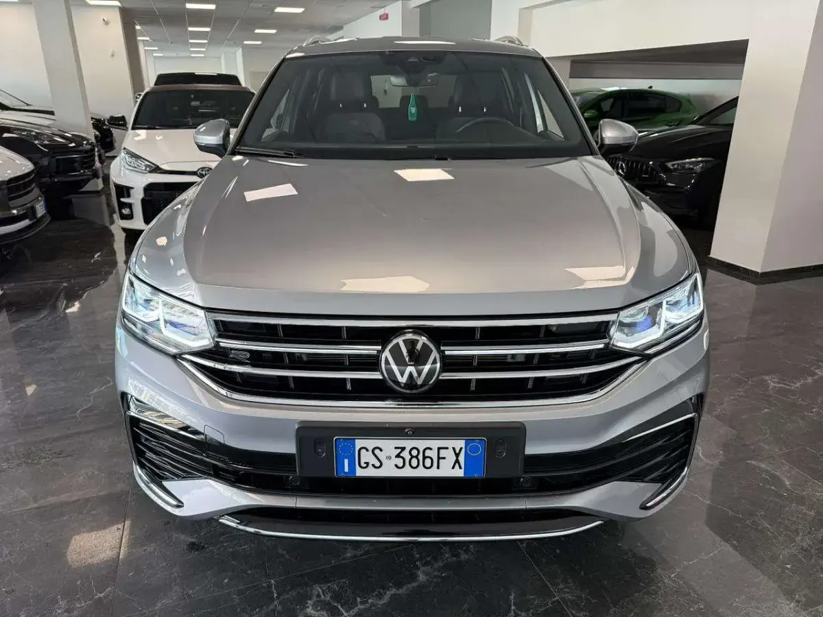 Usata VW Tiguan Allspace R-line 150 CV (110 kW) 2023 Grigio SUV