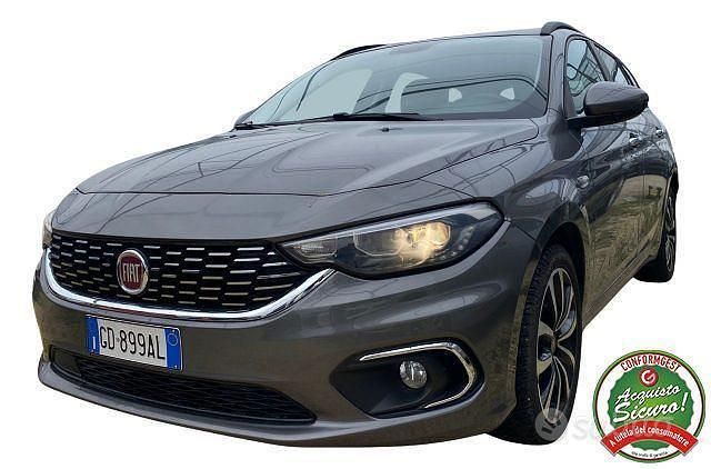 Usata Fiat Tipo Lounge 120 CV (88 kW) 2020 Grigio scuro Station wagon