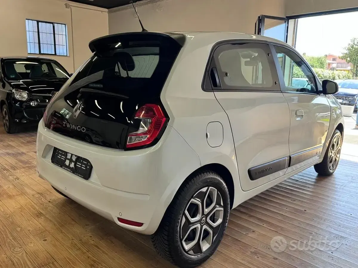 Usata Renault Twingo 65 CV (47 kW) 2024 Bianco Utilitaria