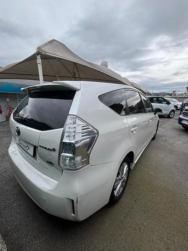 Usata Toyota Prius+ Lounge 99 CV (72 kW) 2013 Bianco Monovolume
