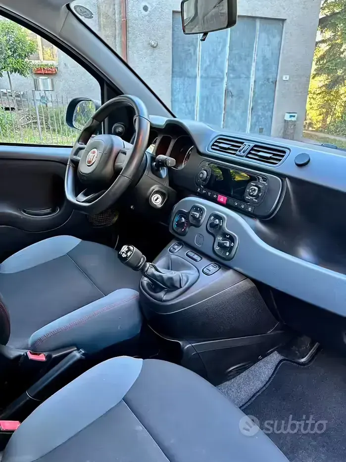 Usata Fiat Panda Easy 69 CV (50 kW) 2020 Nero Utilitaria