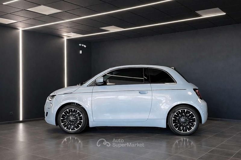 Usata Fiat 500e La Prima 42 kW (58 CV) 2021 Perlato Cabrio